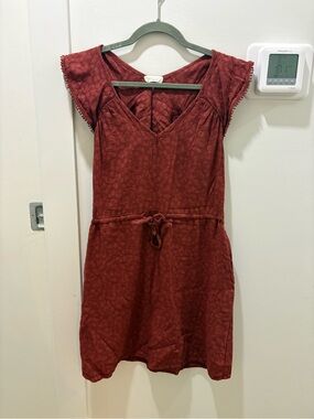 SALE 🌟 LOUIZON | Henna Textured V-Neck Drawstring Open Back Ruffle Dress